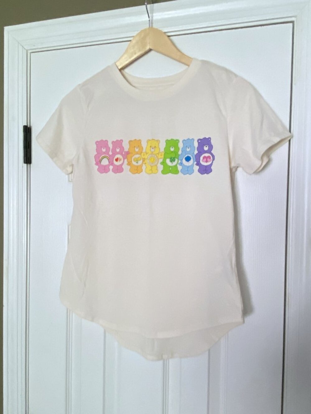 Care Bears - Ivory Rainbow Bears Graphic T-Shirt - Kids Size M (7/9)